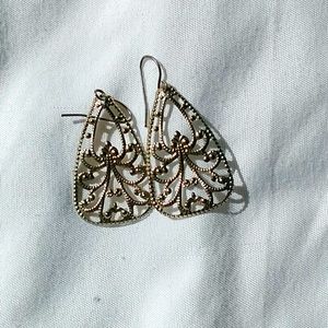 Gold cutout dangling earrings